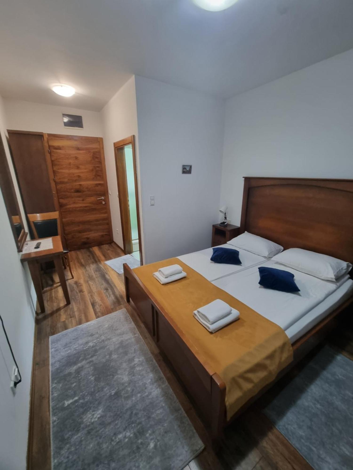 Hotel Paviljon Біхач Екстер'єр фото
