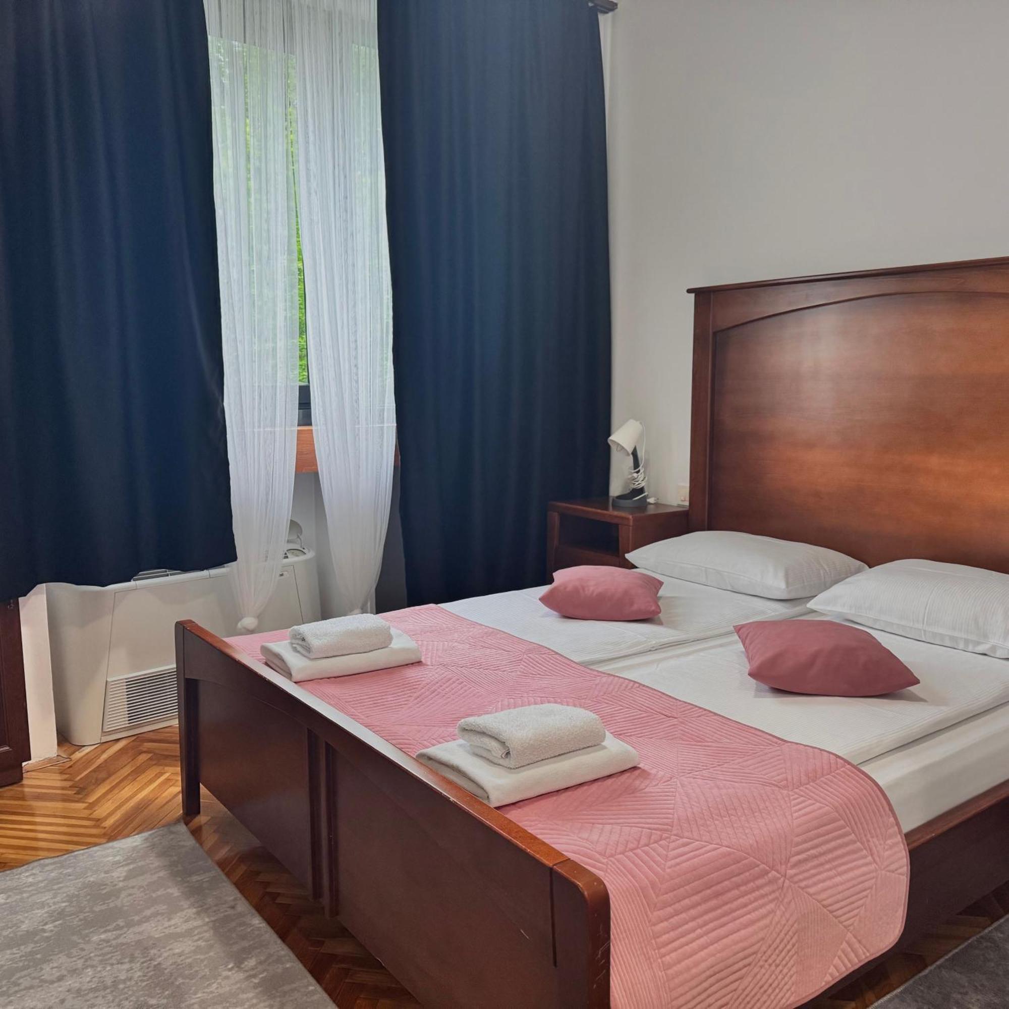 Hotel Paviljon Біхач Екстер'єр фото