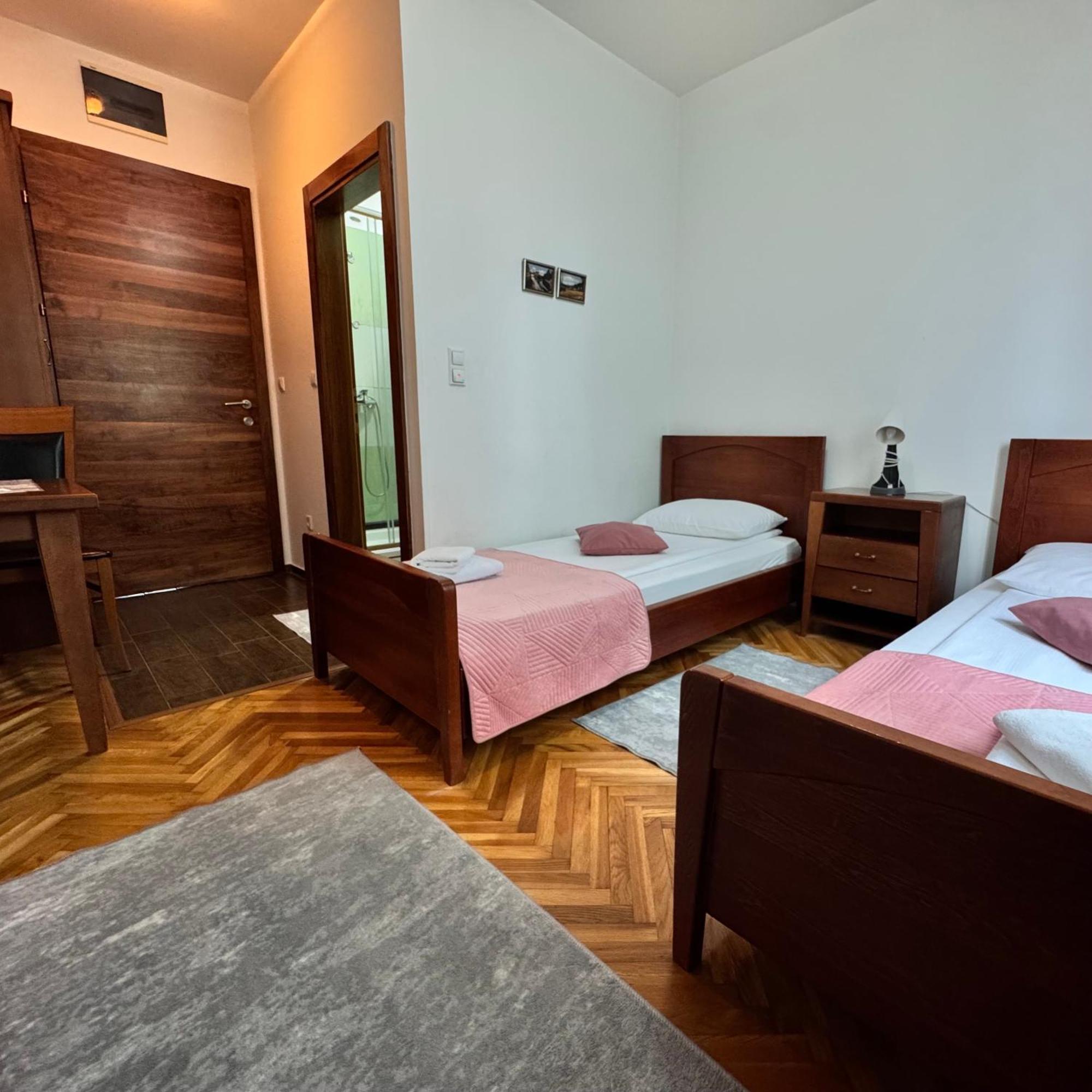 Hotel Paviljon Біхач Екстер'єр фото
