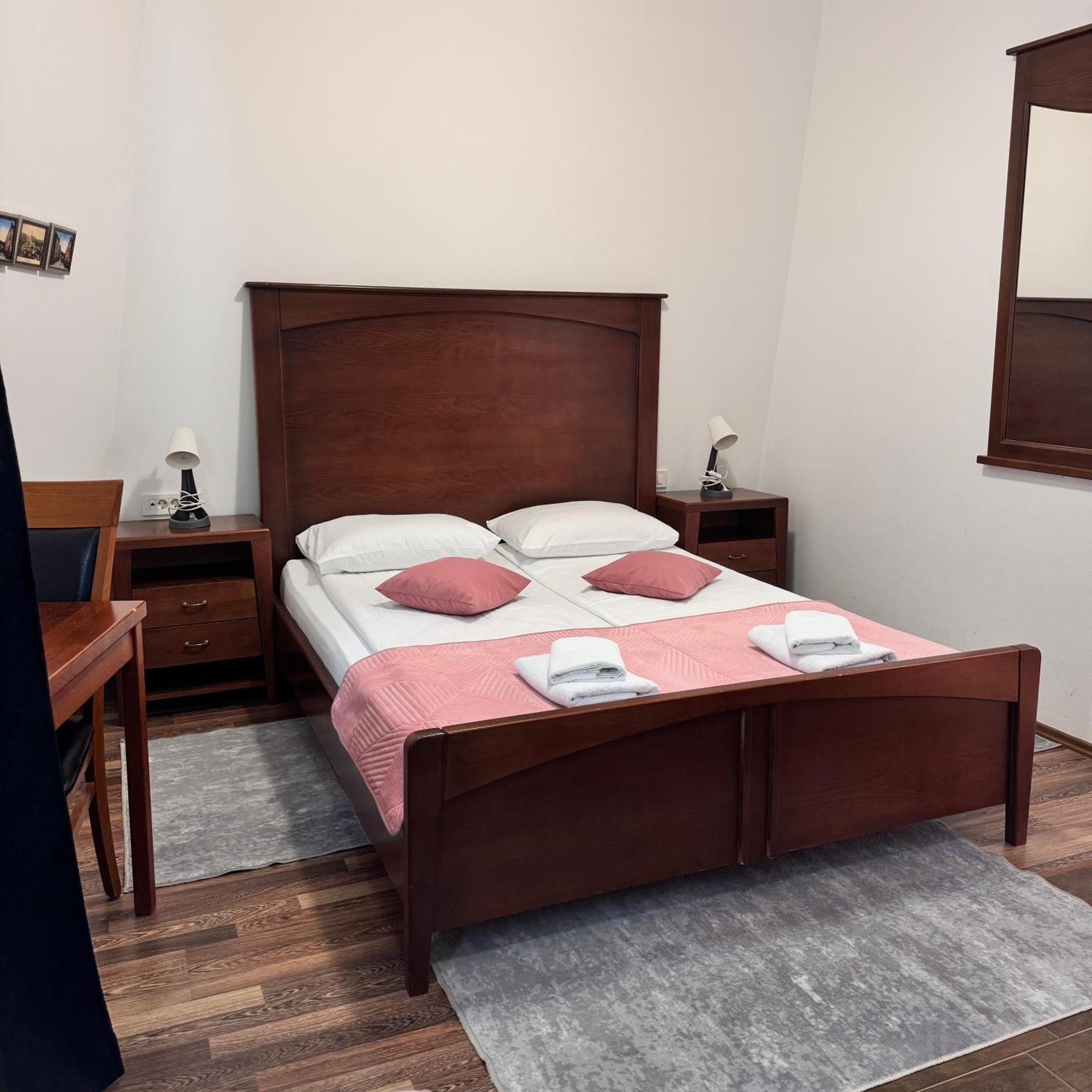 Hotel Paviljon Біхач Екстер'єр фото